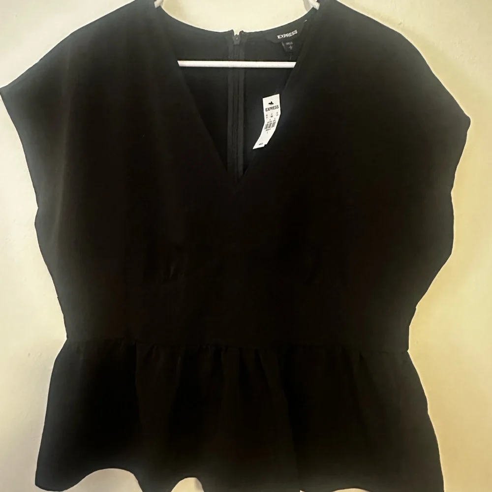 Express top - Picture 1 of 4